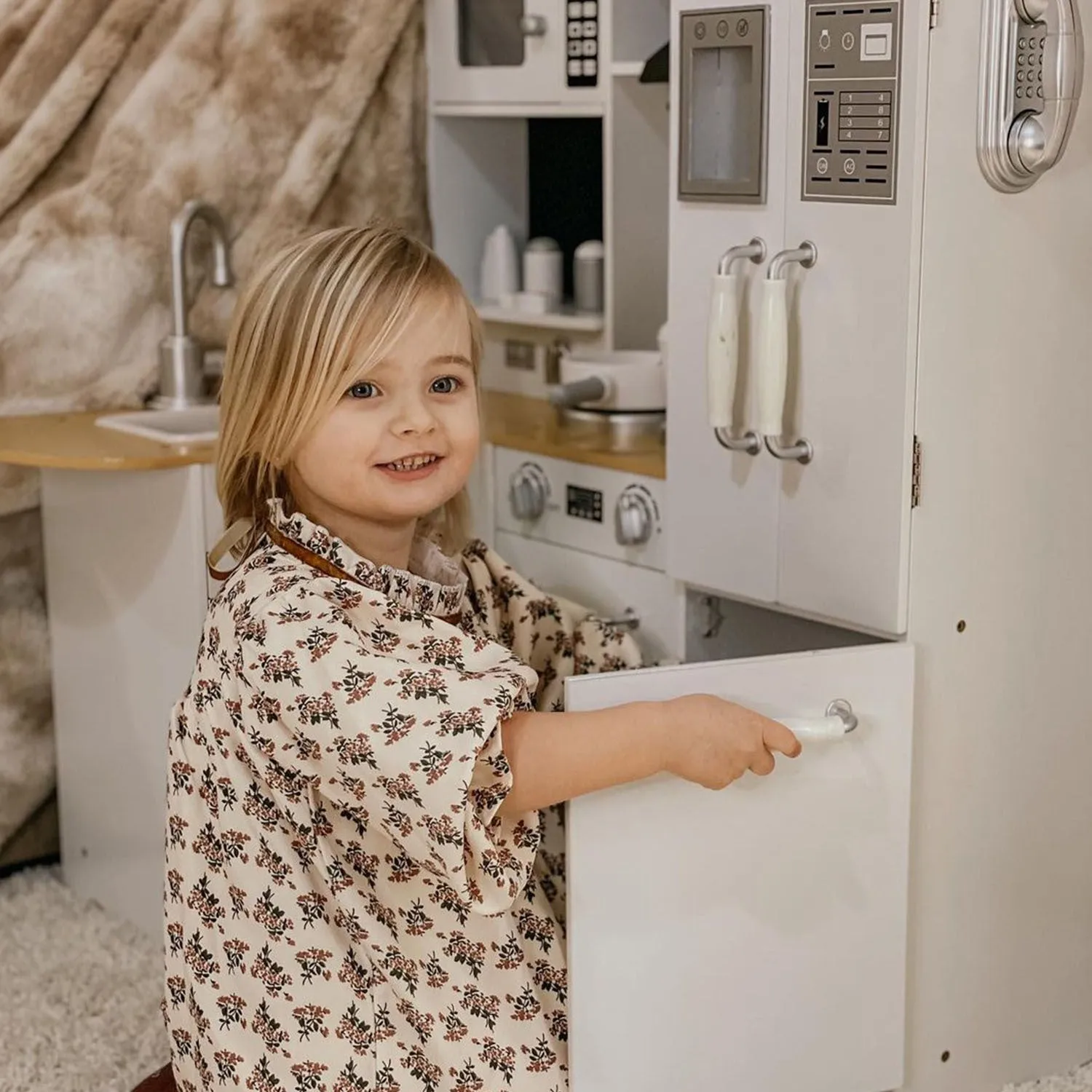 Easycomfort Cucina Giocattolo in Legno per Bambini 3-6 Anni con 14 Accessori, Forno e Lavandino, 82x65x87 cm, Bianco