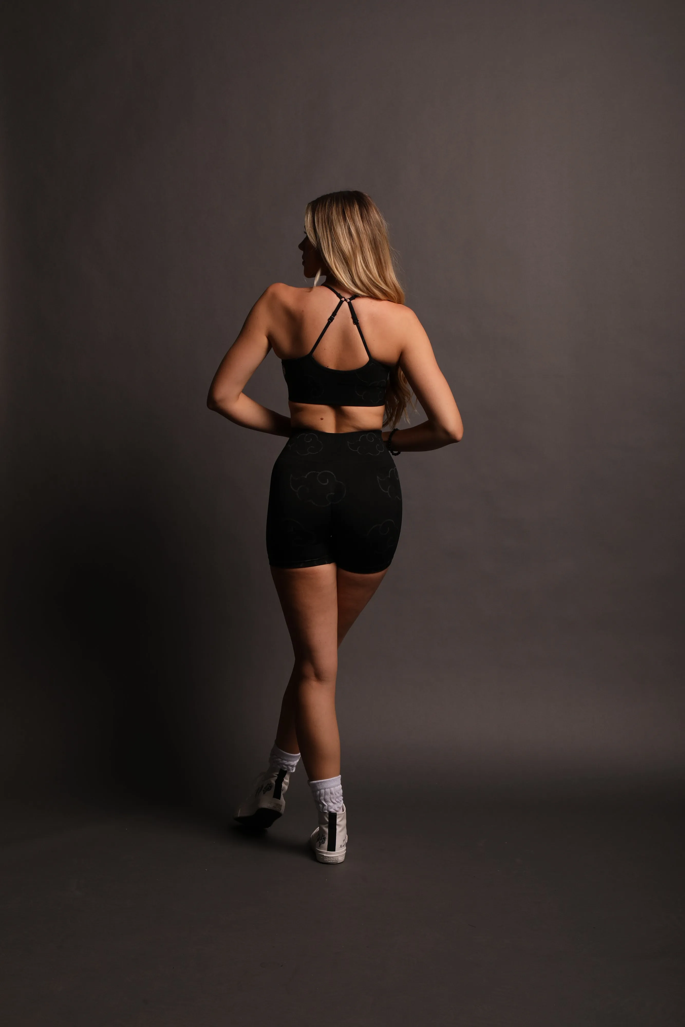 Wolf Cloud Loyalty "Everson Seamless" Sports Bra in Black