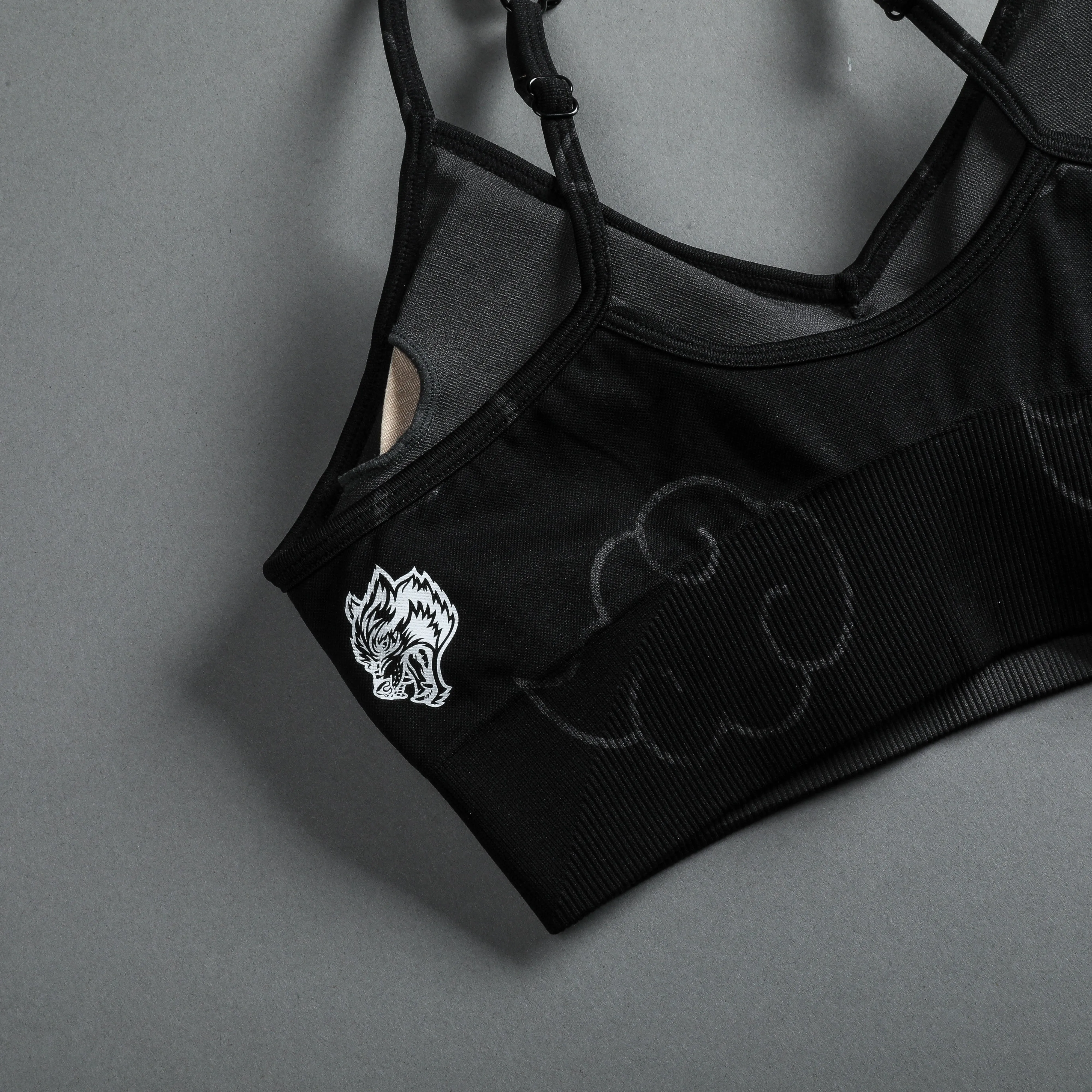 Wolf Cloud Loyalty "Everson Seamless" Sports Bra in Black